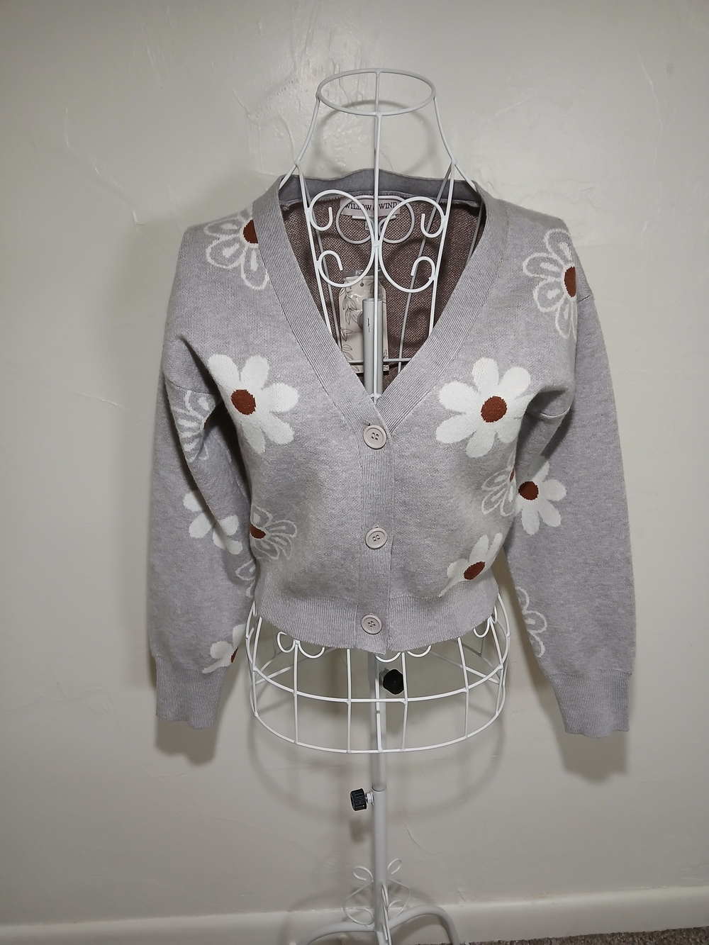 "Cottagecore" "Flower Power" Gray Knit Long Sleeve V-Neck Cropped Sweater XS NWT